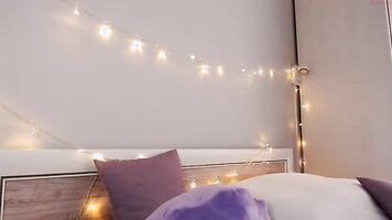 Webcam model likes hard sex with sex toys, anal fucking