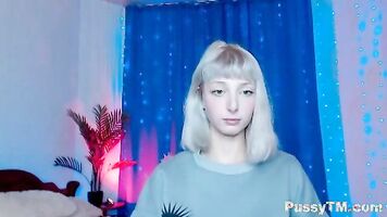 Blonde teenager are new on webcam 18yo