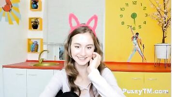 18yo girl is new on webcam and shay